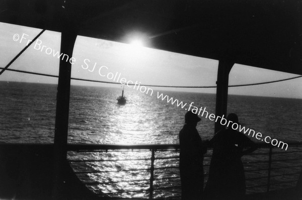 LADIES ON THE BOAT DECK - SUN